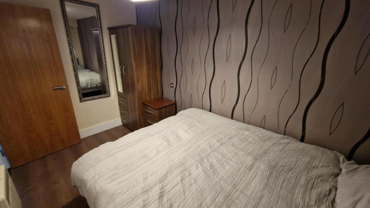 Two Bedroom Apartment, Birmingham City Centre B1 Esterno foto